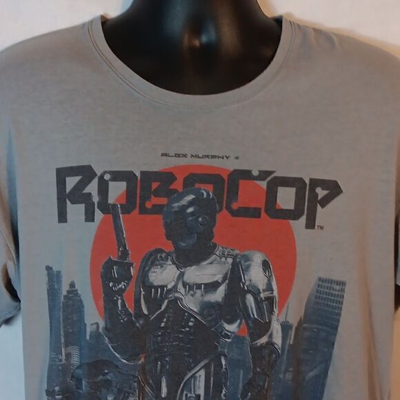 Loot Crate Retro RoboCop Men's Tee - Picture 2 of 7